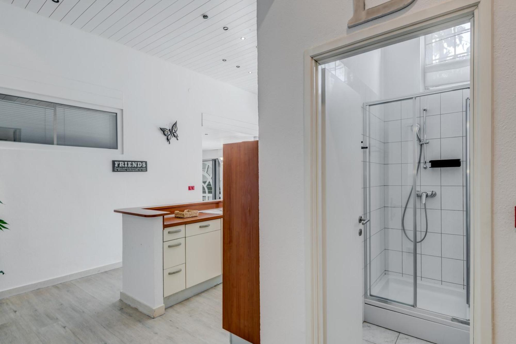Apartments With Pool Vrdoljak Omiš Szoba fotó