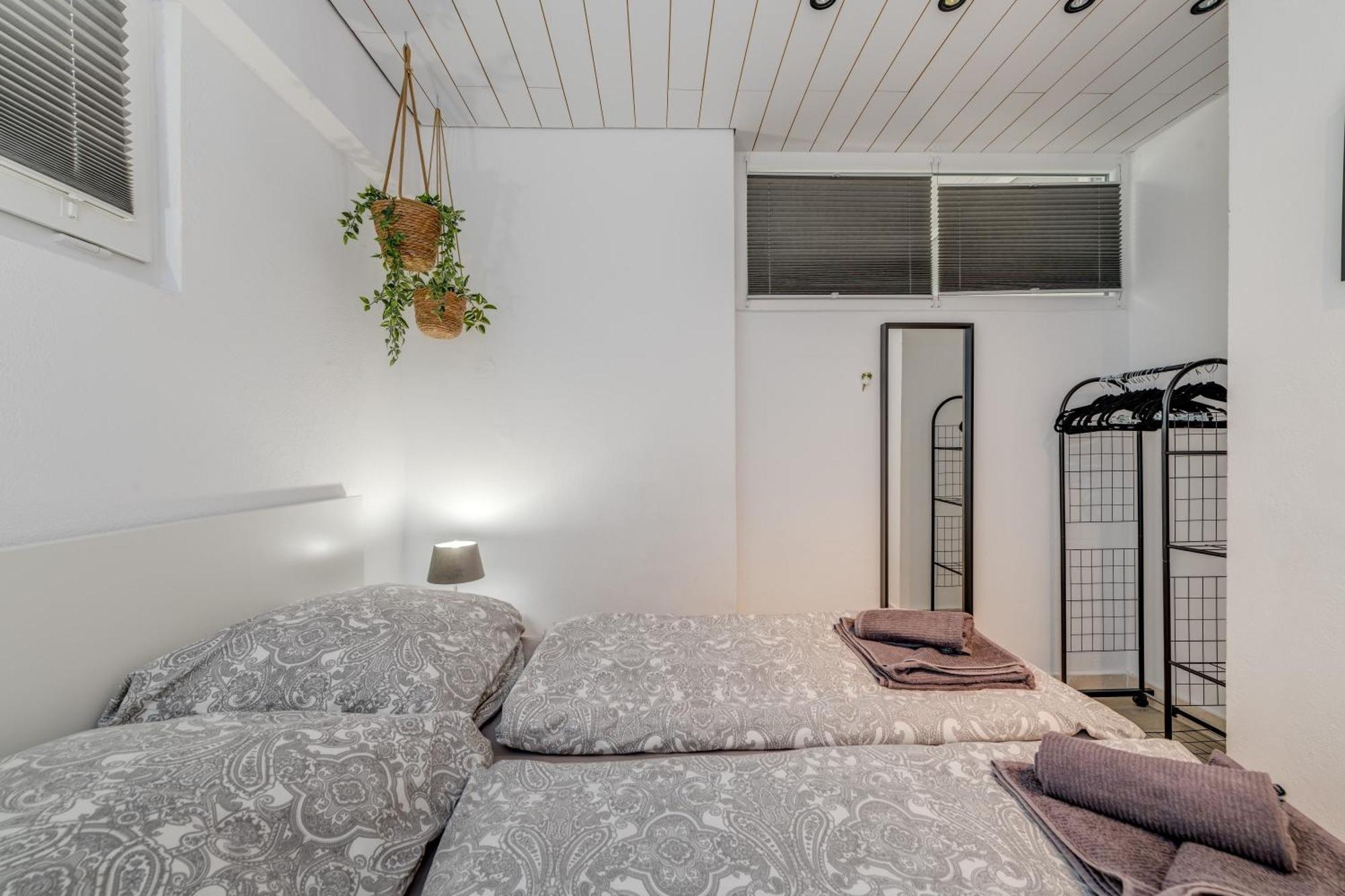 Apartments With Pool Vrdoljak Omiš Szoba fotó
