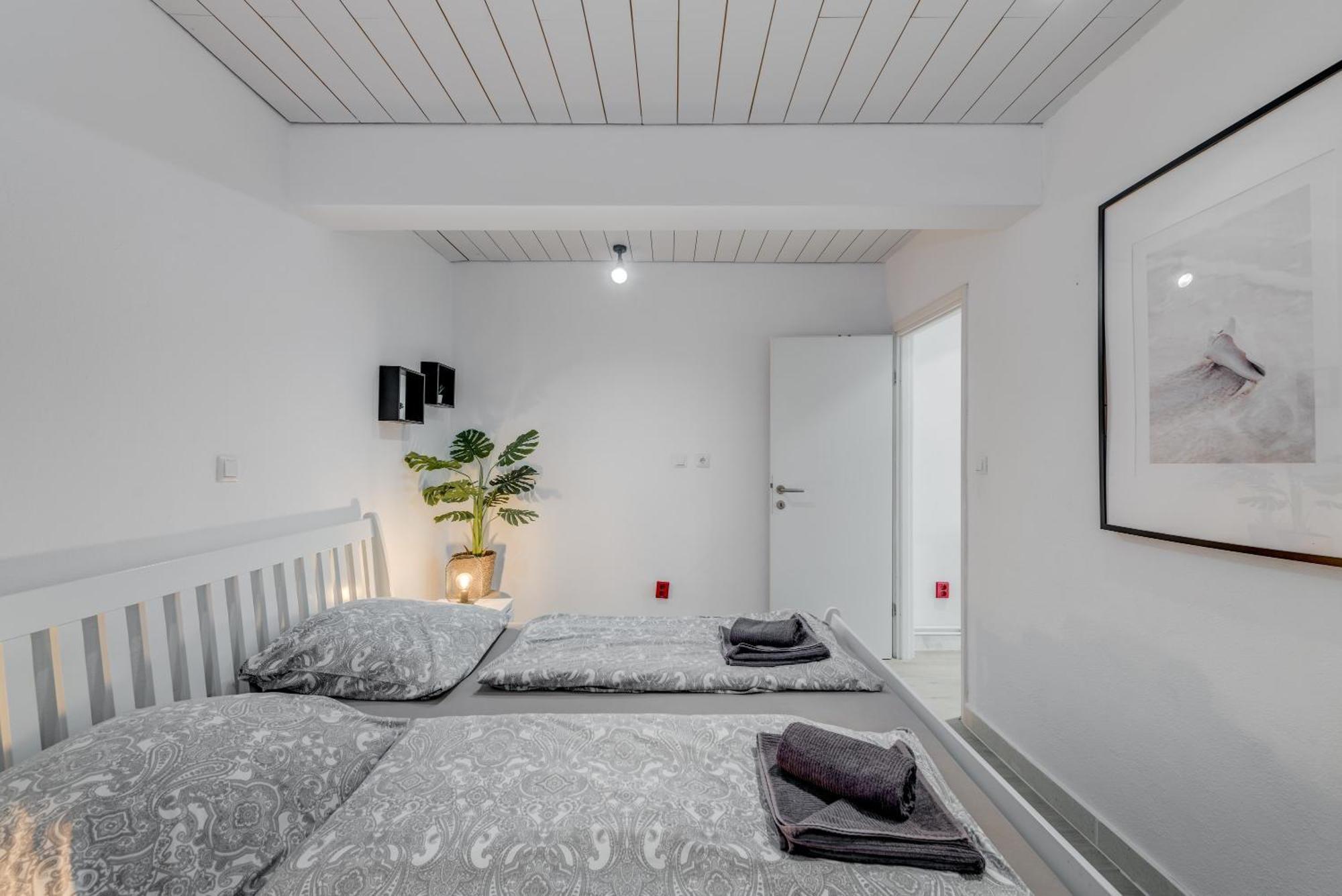 Apartments With Pool Vrdoljak Omiš Szoba fotó