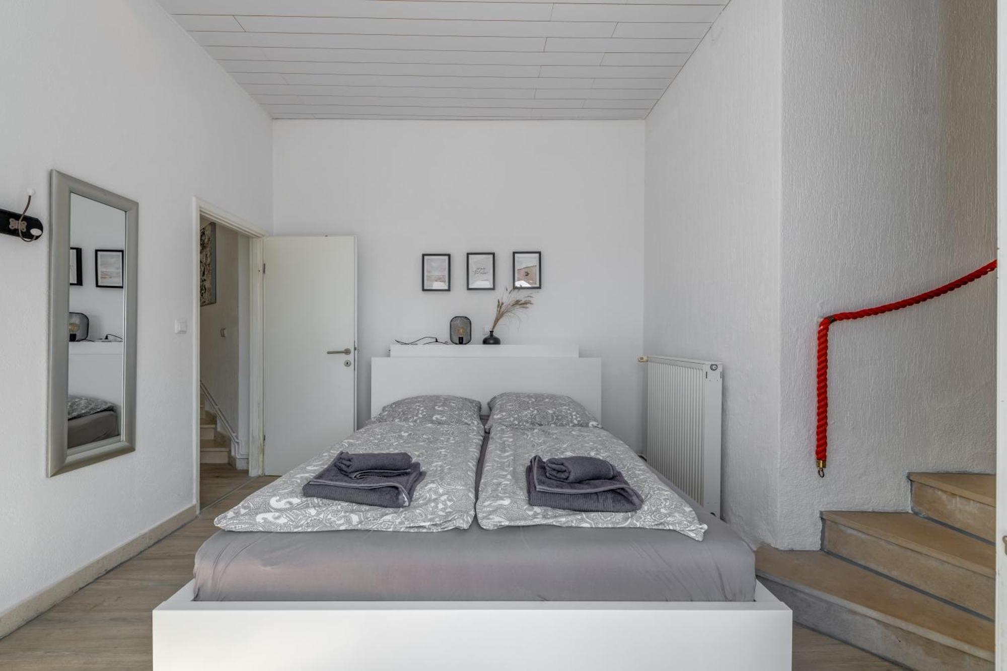 Apartments With Pool Vrdoljak Omiš Szoba fotó