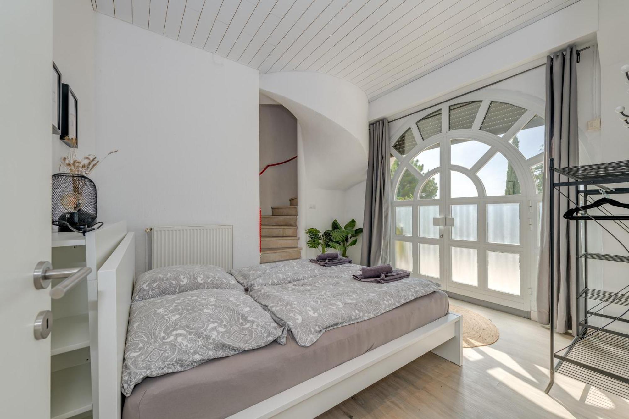 Apartments With Pool Vrdoljak Omiš Szoba fotó