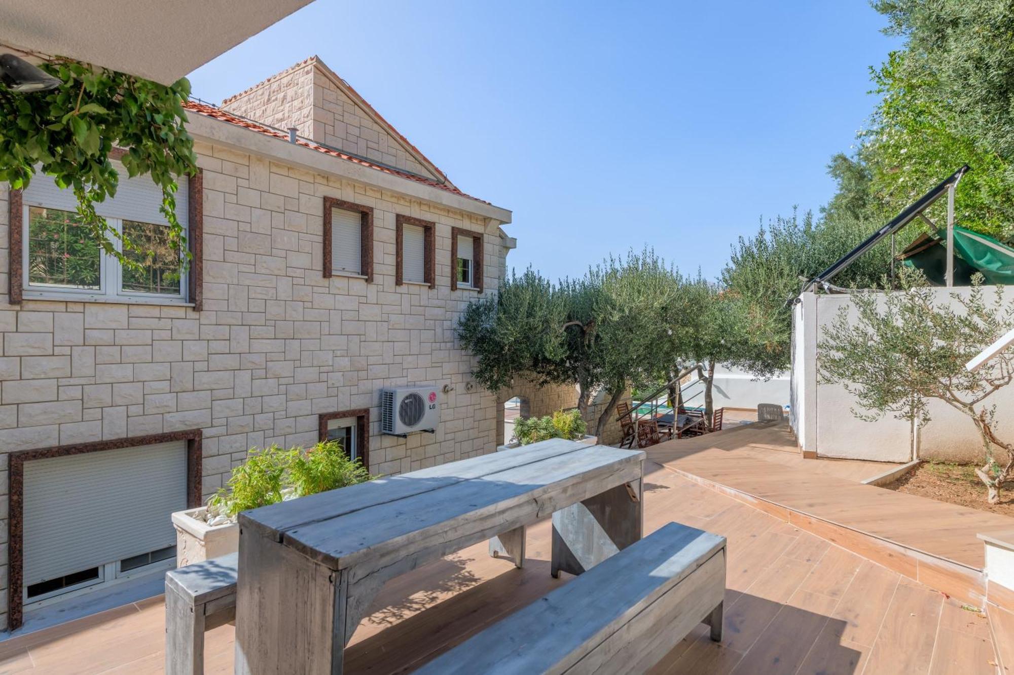 Apartments With Pool Vrdoljak Omiš Szoba fotó