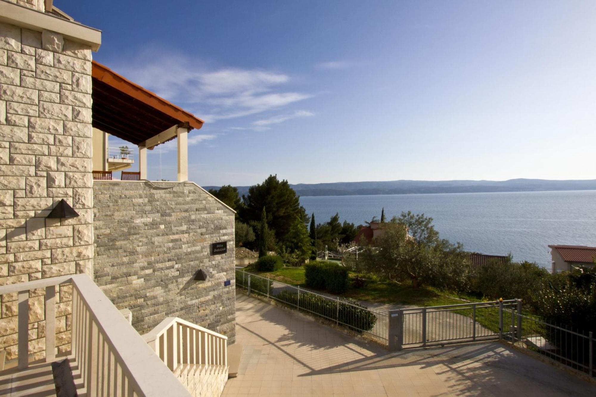 Apartments With Pool Vrdoljak Omiš Szoba fotó