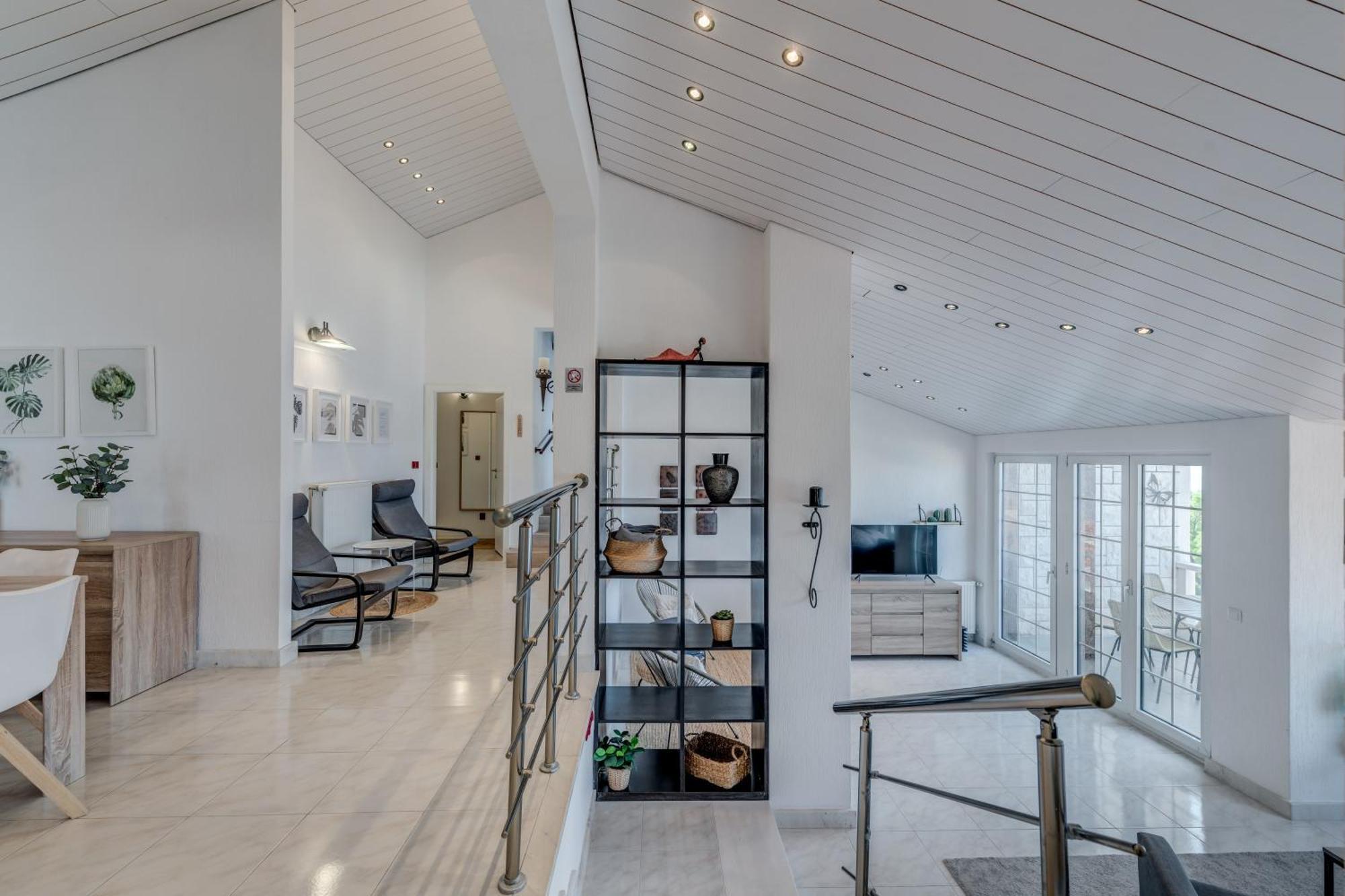 Apartments With Pool Vrdoljak Omiš Szoba fotó