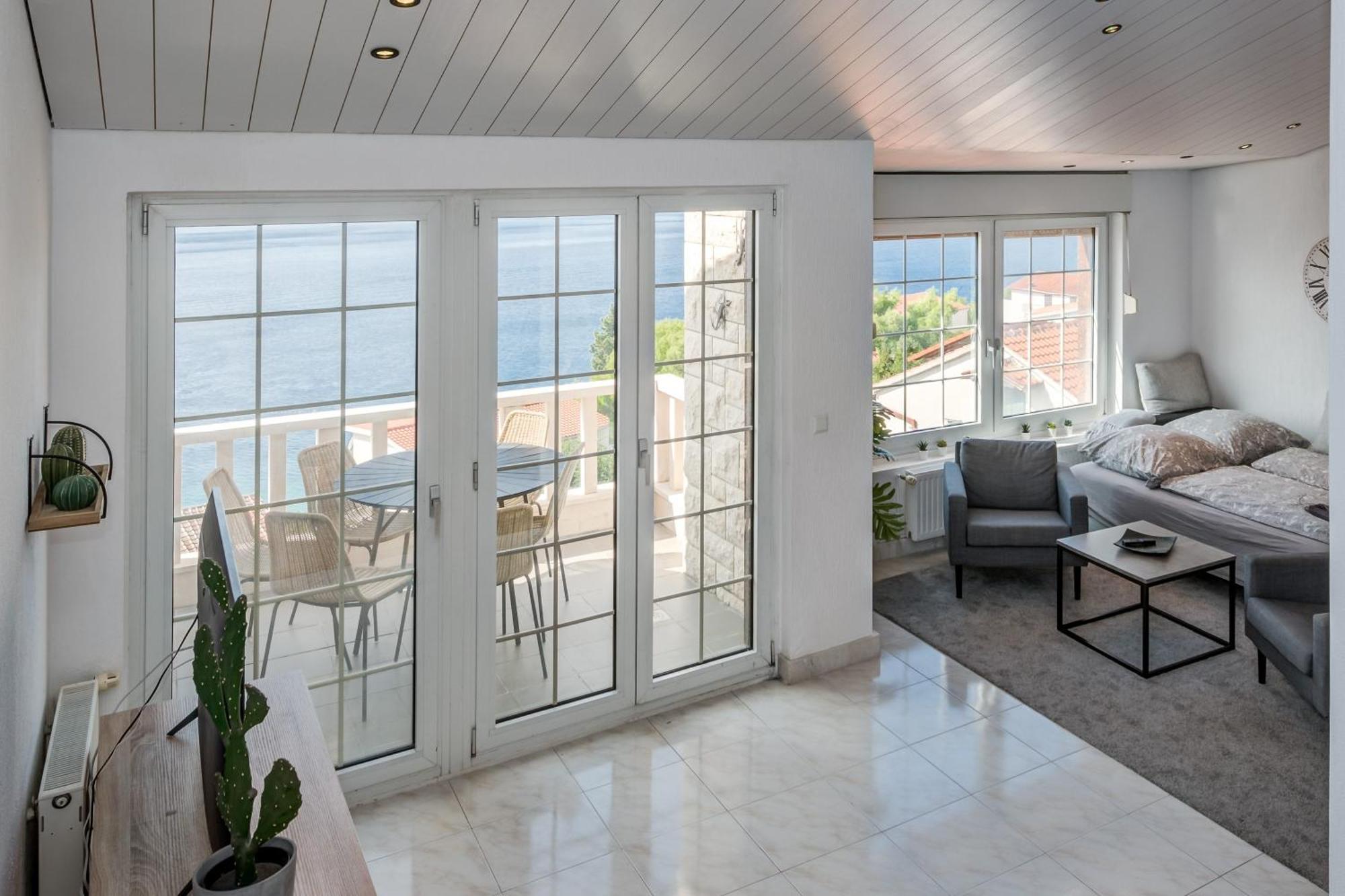 Apartments With Pool Vrdoljak Omiš Szoba fotó