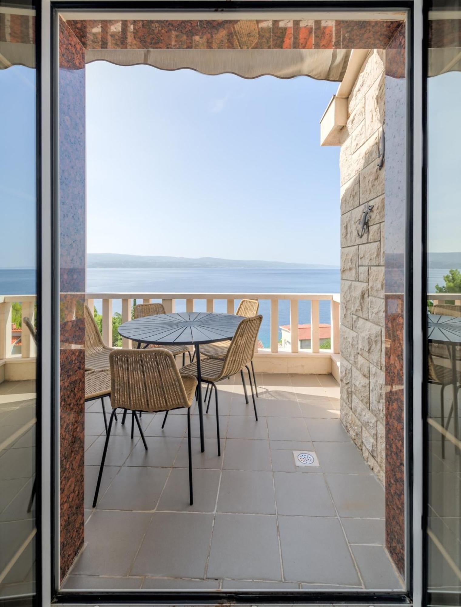 Apartments With Pool Vrdoljak Omiš Szoba fotó